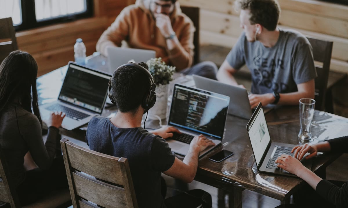 The Difference Between a Dashboard and a Distraction
